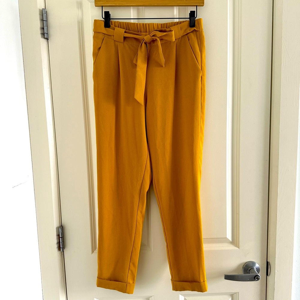 Mustard yellow trousers skinny leg